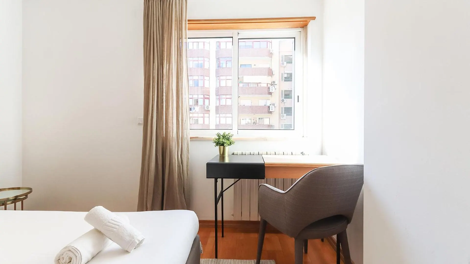 Laranjeiras Design By Homing Apartment Lisbon